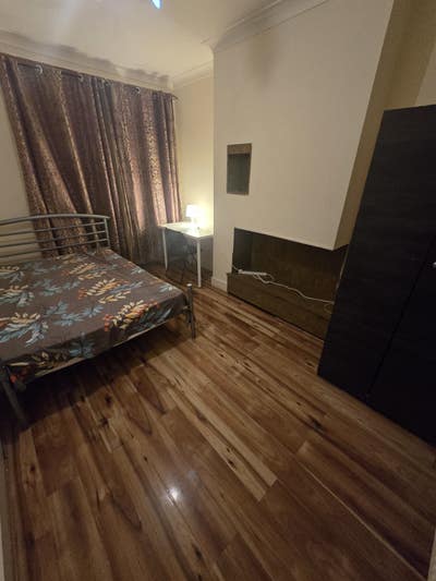  Double  Room with Bills &pound;750 Main Photo