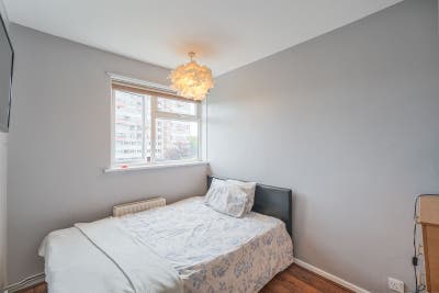 XL Room + Balcony – Victoria Park Living 🌿✨ Main Photo