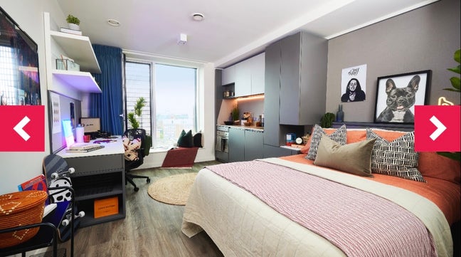  Urgent Takeover- Circle Square Available Asap Main Photo