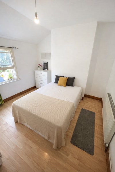 Double&Single Room Next to Lidl, Ready to Move In Main Photo
