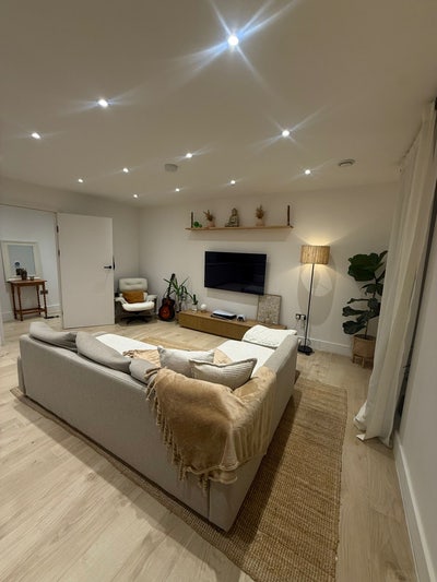 Spacious Double Room in New Build Duplex Main Photo