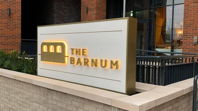 Spacious En-Suite Room Available – Barnum Building Main Photo