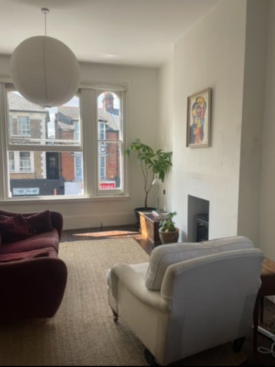 Light filled room Main Photo