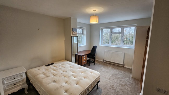 Beautiful duel aspect double room Main Photo