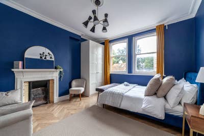 Large Room Available  &pound;1400 Rm Inc bills & Cleaner Main Photo