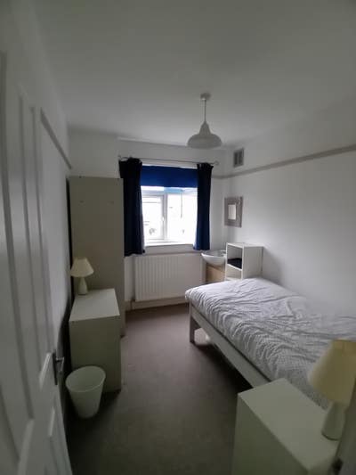 Single Room Close to Piccadilly Line Main Photo