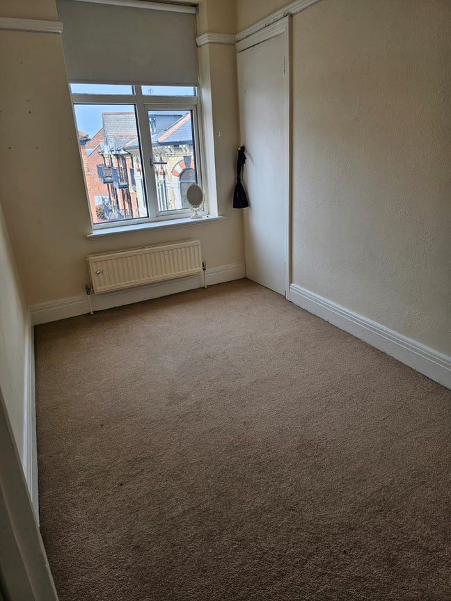 Available to Indian  Main Photo