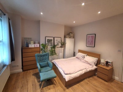  Double room in beautiful house with bills Main Photo