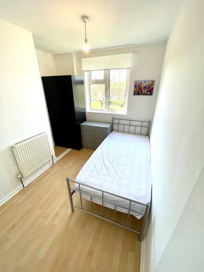 Stylish Furnished Room | All Bills Inc | Fast WiFi Main Photo