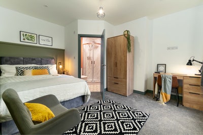 Stylish Ensuite Room| MCR |All Bills| 2 Weeks Free Main Photo