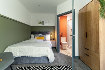 Stylish En-Suite Room | Little Houlton | Bills Inc Main Photo