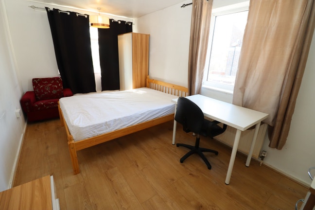 3 Rooms Available - East London E13- Best Prices!  Main Photo