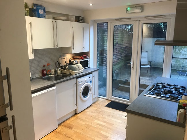 Large double room near central Chelmsford Main Photo