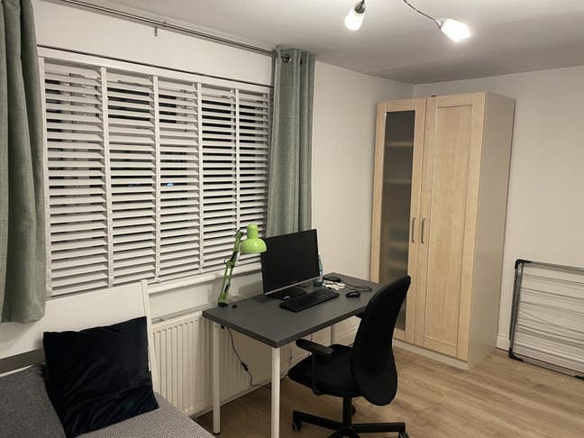 Double room for single tenant in Langley Main Photo