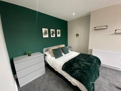 Superior En-Suite 3 Bed House Share - 6 Ha Main Photo