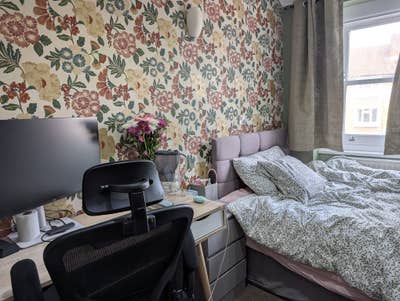 Good size double room close to Kings cross  Main Photo