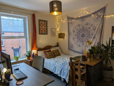 Gorgeous double in cosy house Main Photo