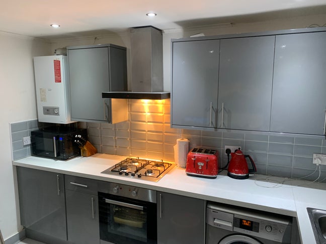 Fully furnished studio flat  Main Photo