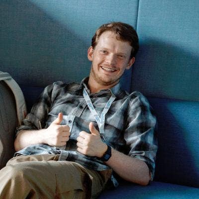 Looking for roommate Main Photo