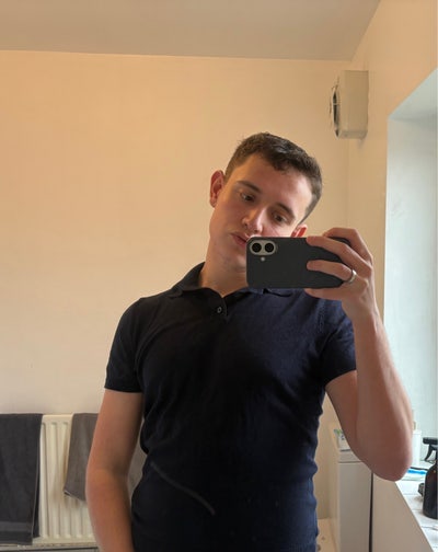 Young Professional living in London  Main Photo