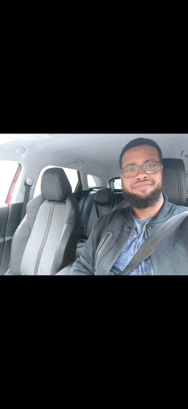 Professional male looking for house share/ studio  Main Photo