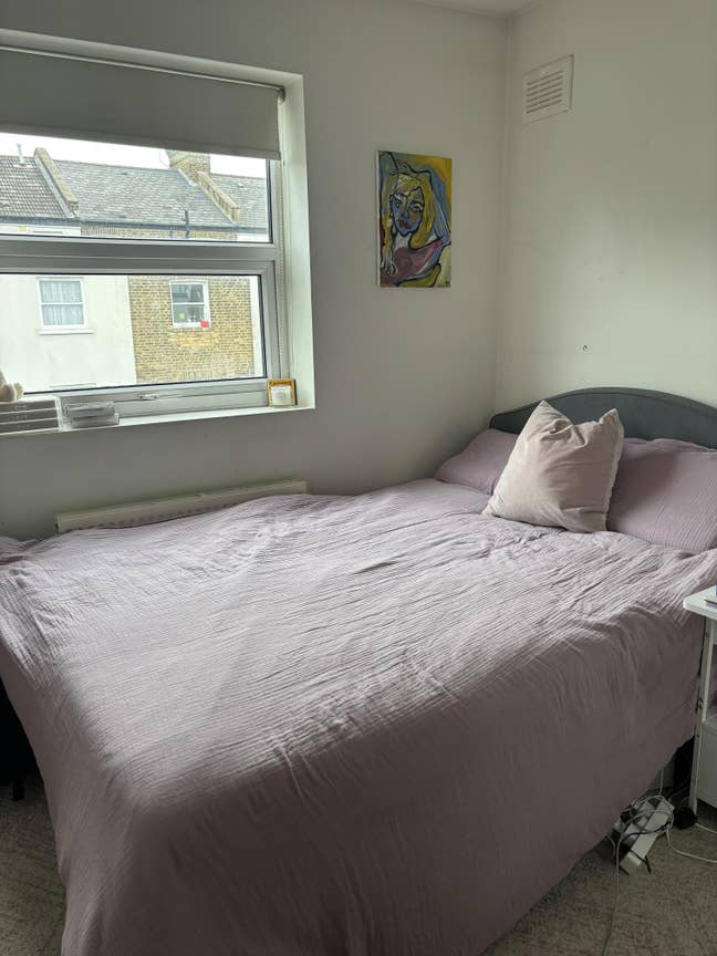 Two sunny rooms for rent in Queen's Park! Main Photo