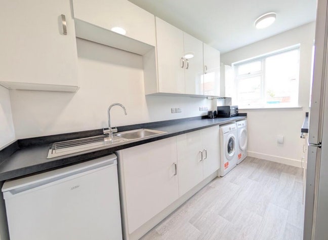 - 5 Bed  / 3 Bathrooms - Close to UEA -  Main Photo