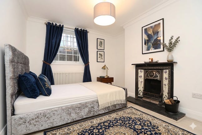 ⚡ Canalside & Park Life! Stunning Room Near Bow ⚡ Main Photo
