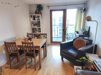 Double Room in Leeds Dock Area to Rent Main Photo