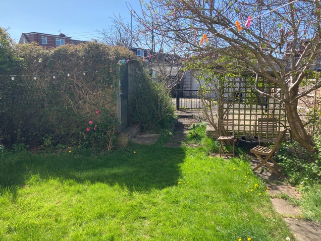 Spacious room in hanham Main Photo