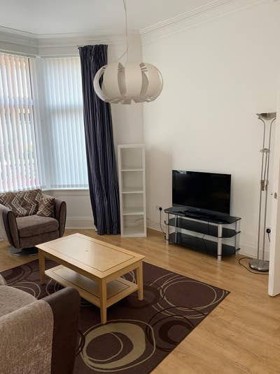 Furnished Room Near Glasgow Uni Available Now Main Photo