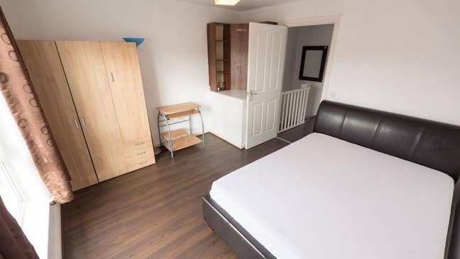 Cozy room in 4 bed house, close to city centre  Main Photo