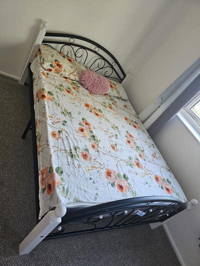 One double bedroom furnished for couple no kids, 2 Main Photo
