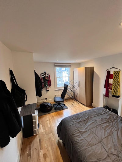 Double Room in 3 Bed Flat - Caledonian Road Main Photo