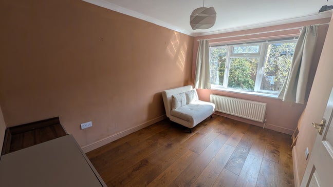 Bright room, designed flat, 5min walk frm station  Main Photo
