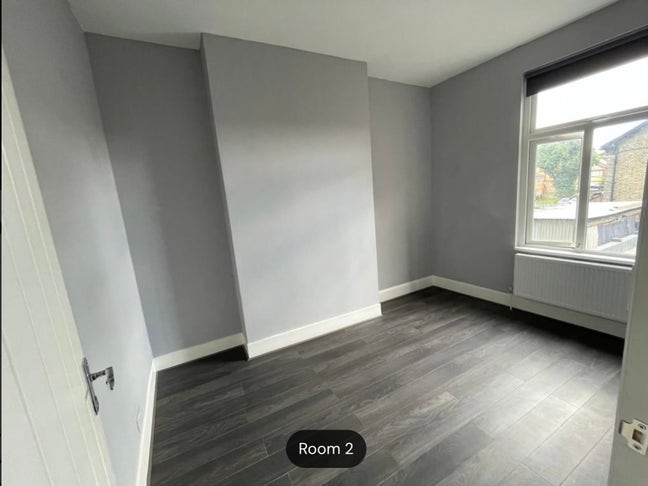 Spacious Double Room / SE15 – London Main Photo