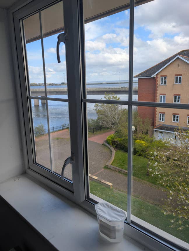 Beautiful Double Room with Cardiff Bay Views 🌊 Main Photo