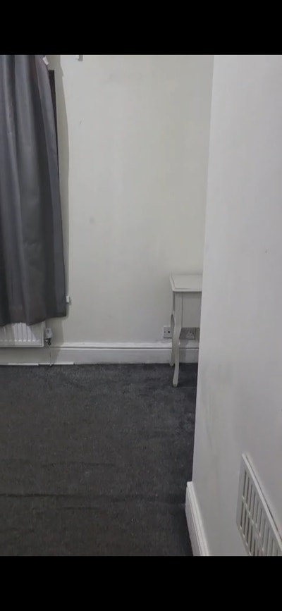 A clean single room for let Main Photo