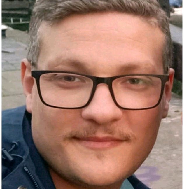 Professional Male seeks a single or double room Main Photo