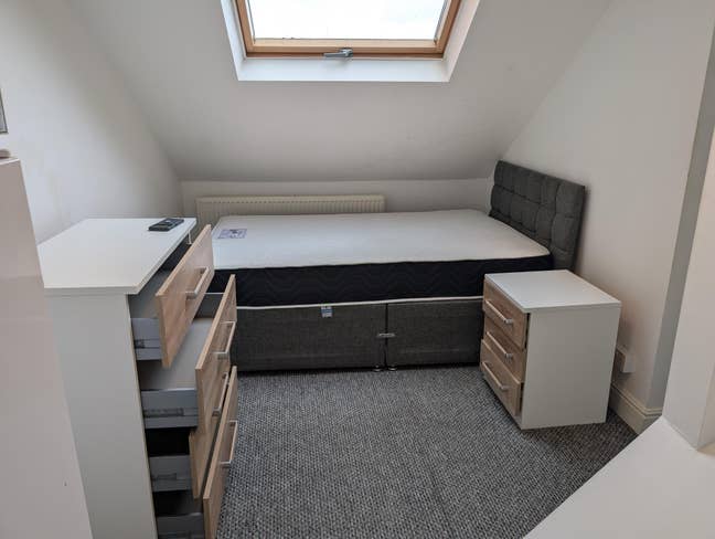 Double room in Kettering town centre  Main Photo