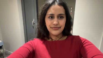 Hi :) I’m Sim, I’m 25, looking for a new place Main Photo