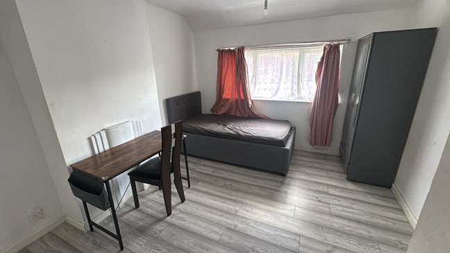 Double room available for rent. Ready to move in! Main Photo