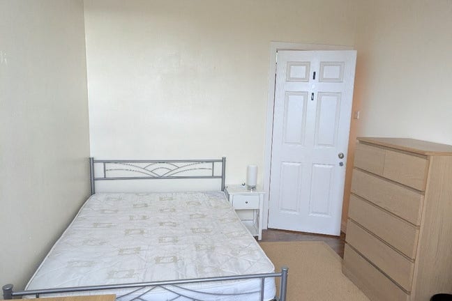 Bright West End Double Room Main Photo