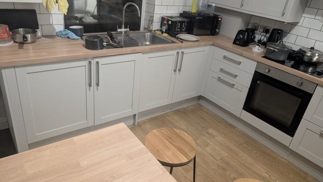 En-suite Room Available – LS3, Leeds (Short-Te Main Photo