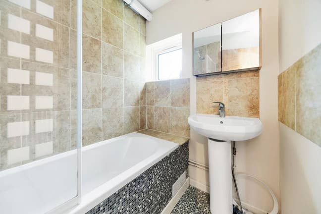 2 Bed Flat, Lode CB25 9HG Main Photo