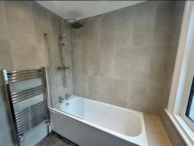 Double bedroom in a shared flate Main Photo