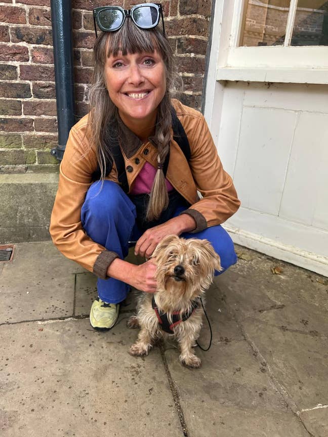 Friendly easy going female professional. Main Photo