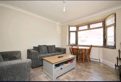 Double room in a shared house - bills included Main Photo
