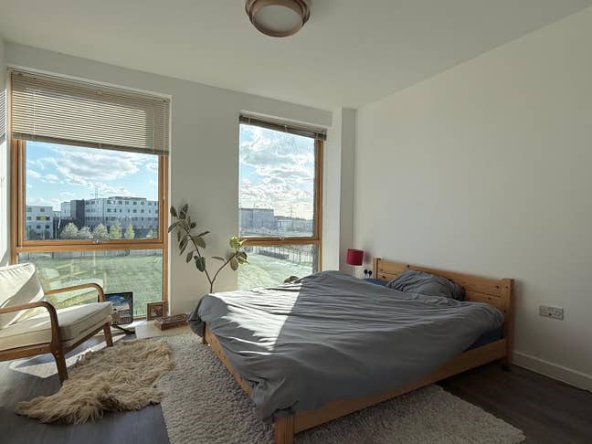 Room for London commuters - 2 days/week, flexible  Main Photo