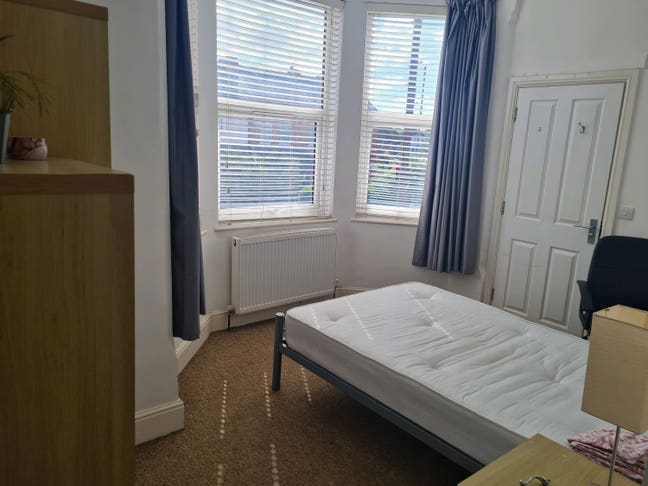 Best location in Beeston Main Photo